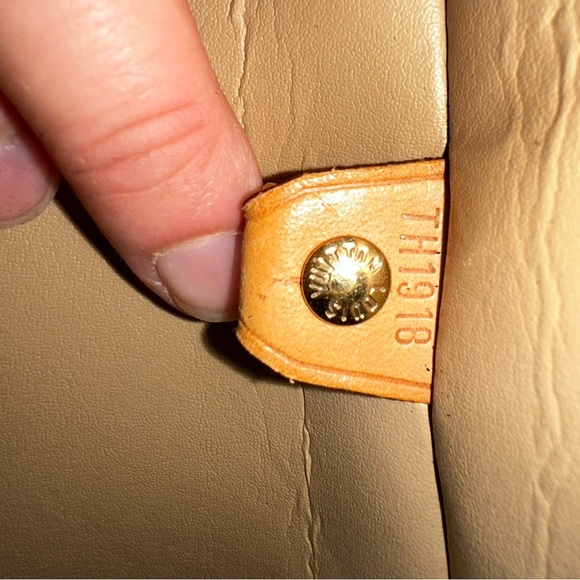 Louis Vuitton Vintage Yellow Vernis Houston Bag - Picture 16 of 16